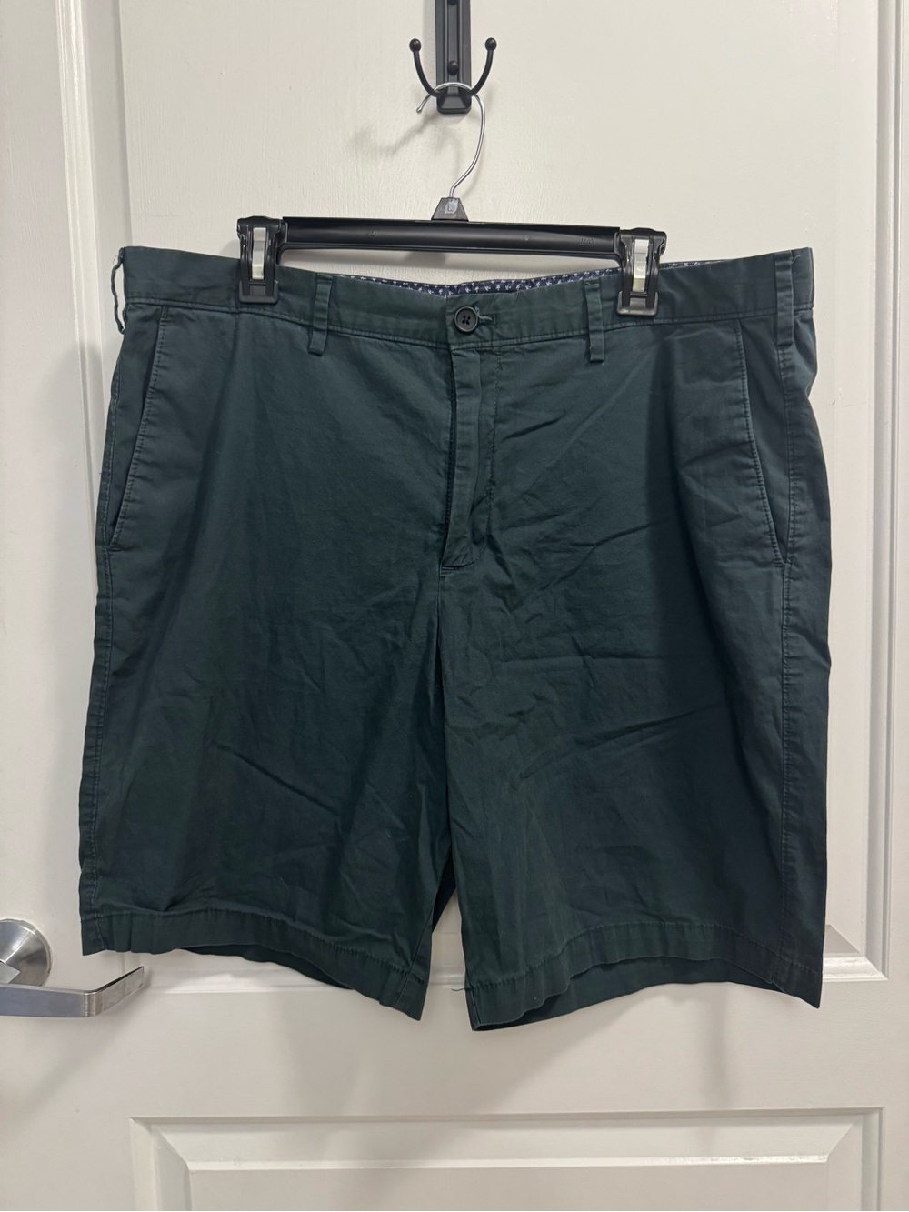 Banana Republic Men's Forest Green Flat-Front Shorts